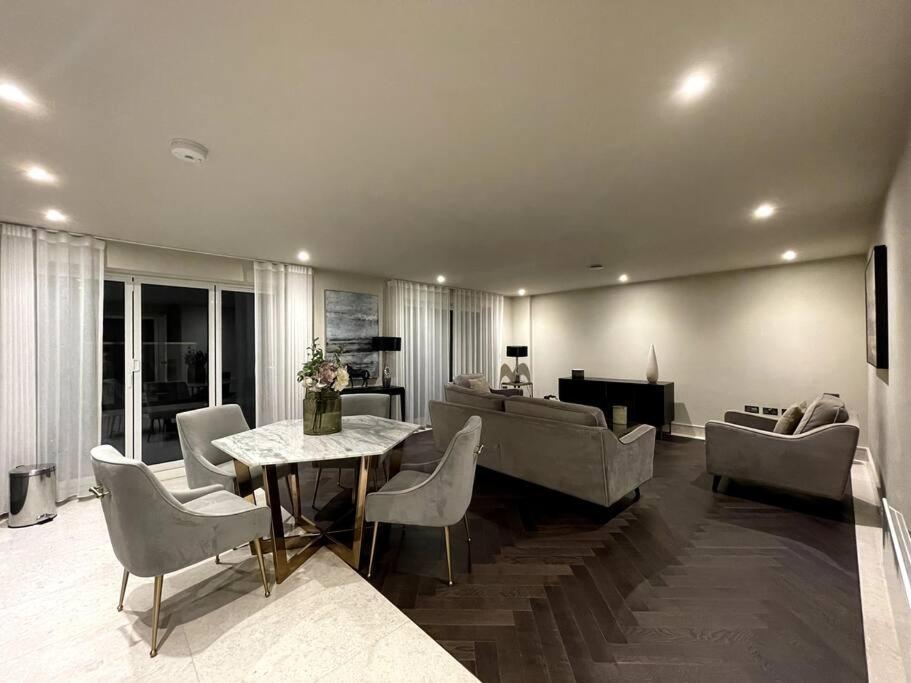2Br Urban Vista Retreat Chcl F7 Appartement Chigwell Buitenkant foto