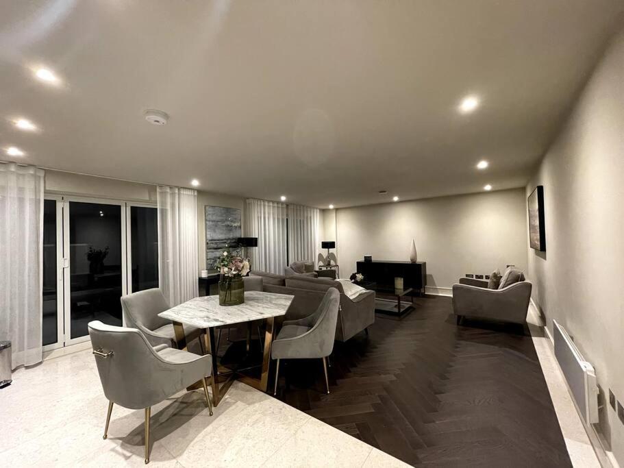 2Br Urban Vista Retreat Chcl F7 Appartement Chigwell Buitenkant foto