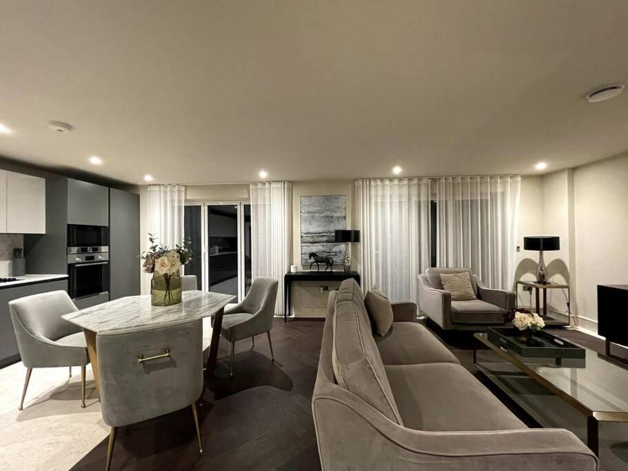 2Br Urban Vista Retreat Chcl F7 Appartement Chigwell Buitenkant foto