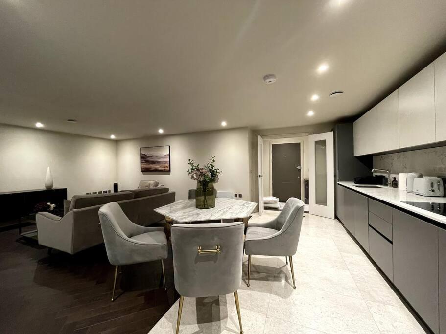 2Br Urban Vista Retreat Chcl F7 Appartement Chigwell Buitenkant foto