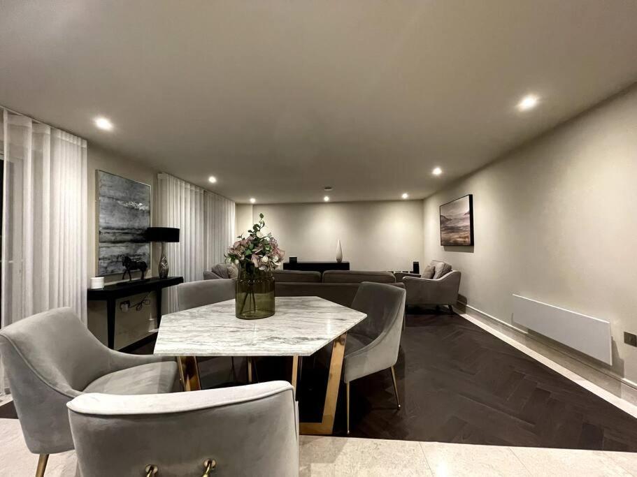 2Br Urban Vista Retreat Chcl F7 Appartement Chigwell Buitenkant foto