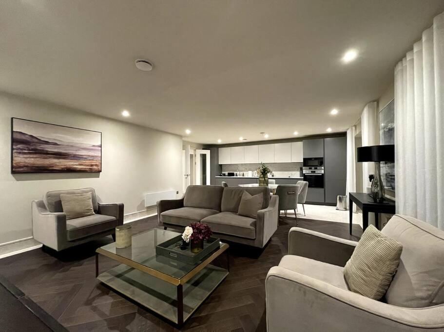 2Br Urban Vista Retreat Chcl F7 Appartement Chigwell Buitenkant foto
