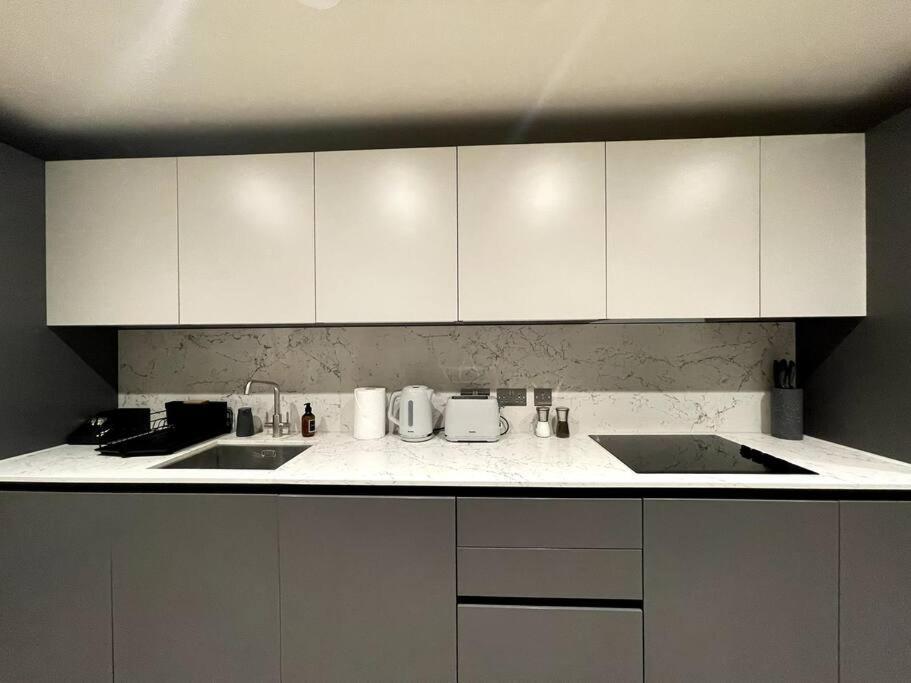 2Br Urban Vista Retreat Chcl F7 Appartement Chigwell Buitenkant foto