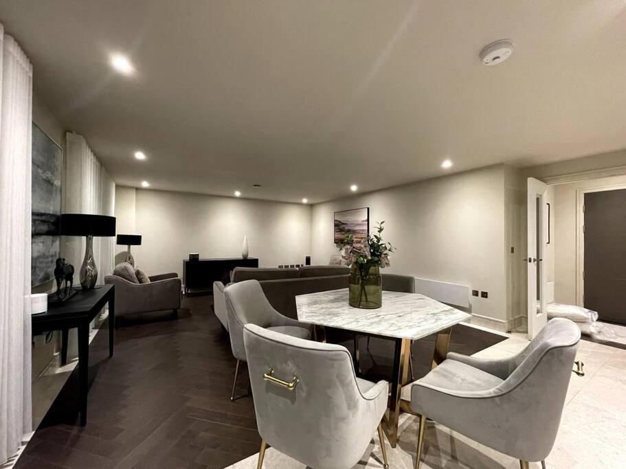 2Br Urban Vista Retreat Chcl F7 Appartement Chigwell Buitenkant foto